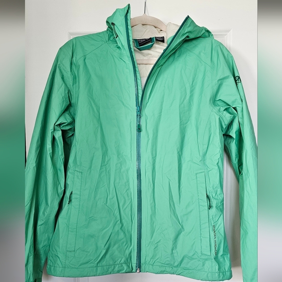 Mountain Hardwear Jackets & Blazers - Mountain Hardwear Women’s Lightweight Hooded Rain Jacket Green Size M